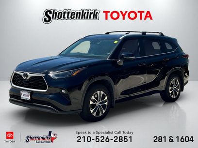 Used 2023 Toyota Highlander XLE