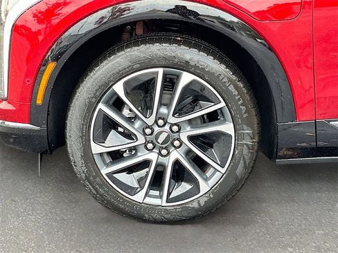 New 2026 Cadillac Optiq Sport 2 image 31