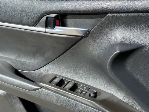 Used 2023 Toyota Camry SE image 24