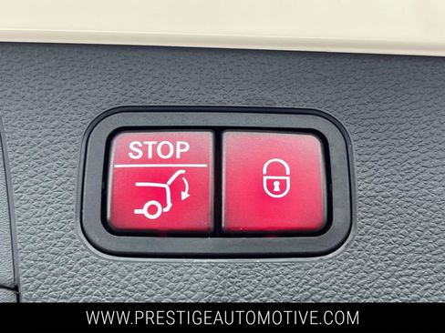 Used 2022 Mercedes-Benz GLC 300 4MATIC image 13