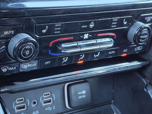 Certified 2024 Jeep Grand Cherokee Altitude AWD/4WD image 19