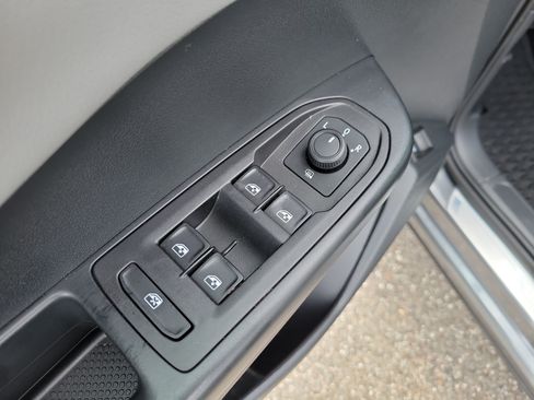 Used 2023 Volkswagen Taos SE AWD/4WD image 21
