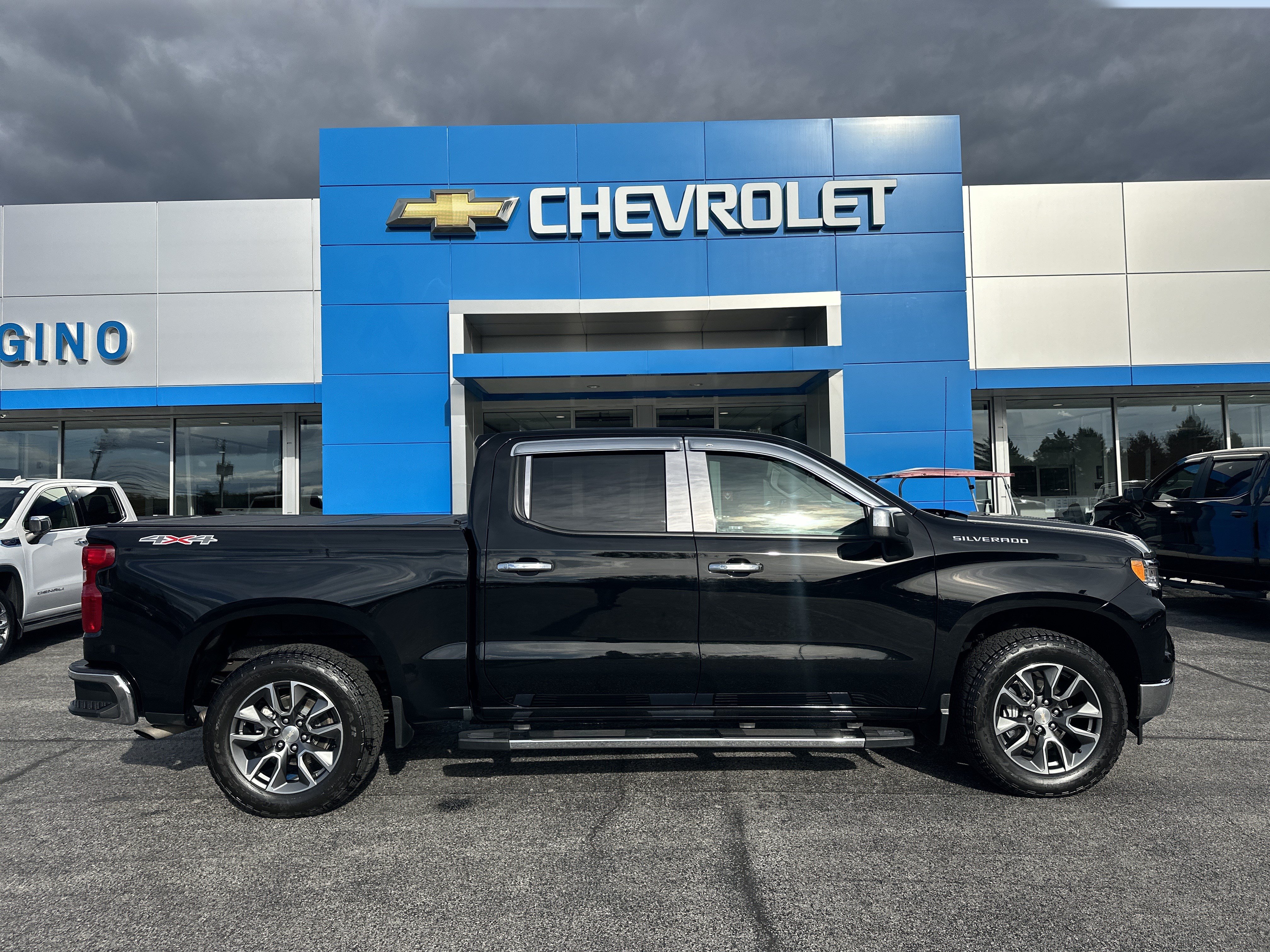 Certified 2024 Chevrolet Silverado 1500 LT AWD/4WD image 1