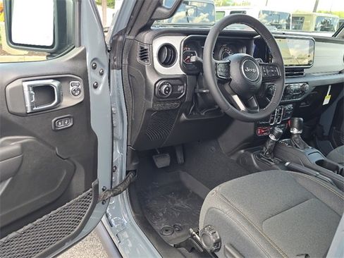 New 2025 Jeep Gladiator Willys image 4