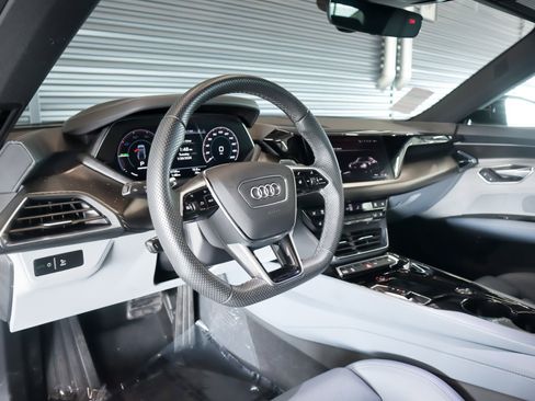Used 2023 Audi e-tron GT Premium Plus image 3