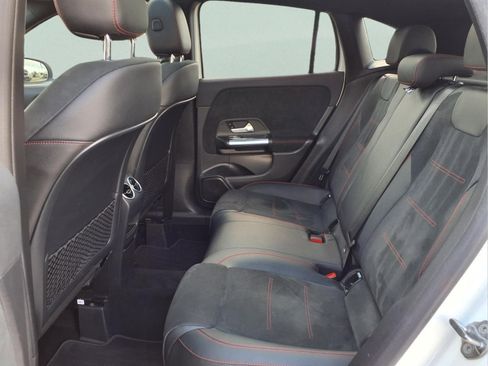 Used 2021 Mercedes-Benz GLA 250 image 11