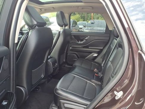 Used 2023 Lincoln Corsair AWD w/ Equipment Group 101A image 9