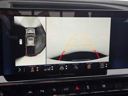 Used 2025 Chevrolet Silverado 1500 LT w/ Safety Package image 26