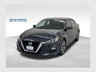 Used 2021 Nissan Altima 2.5 SV