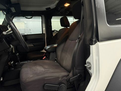 Used 2013 Jeep Wrangler Sport AWD/4WD image 15