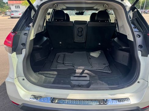 Used 2017 Nissan Rogue SL w/ SL Premium Package FWD image 18