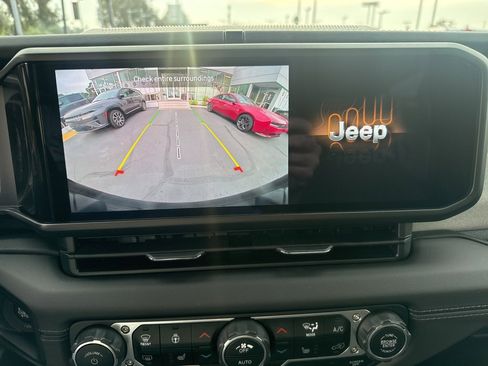 Certified 2025 Jeep Wrangler Unlimited Sahara image 21