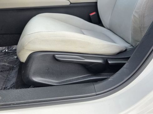 Used 2019 Honda Accord LX image 12