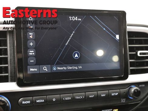 Used 2025 Hyundai Venue Limited image 19