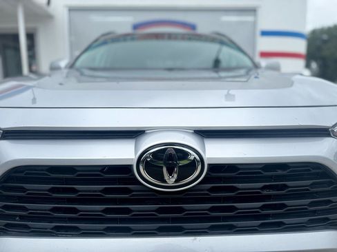 Used 2020 Toyota RAV4 XLE w/ Convenience Package AWD/4WD image 9