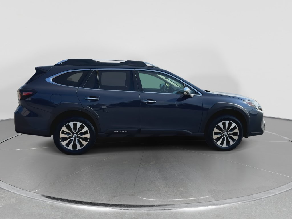 Used 2023 Subaru Outback Touring AWD/4WD image 9