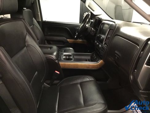 Used 2018 Chevrolet Silverado 1500 LTZ AWD/4WD image 41