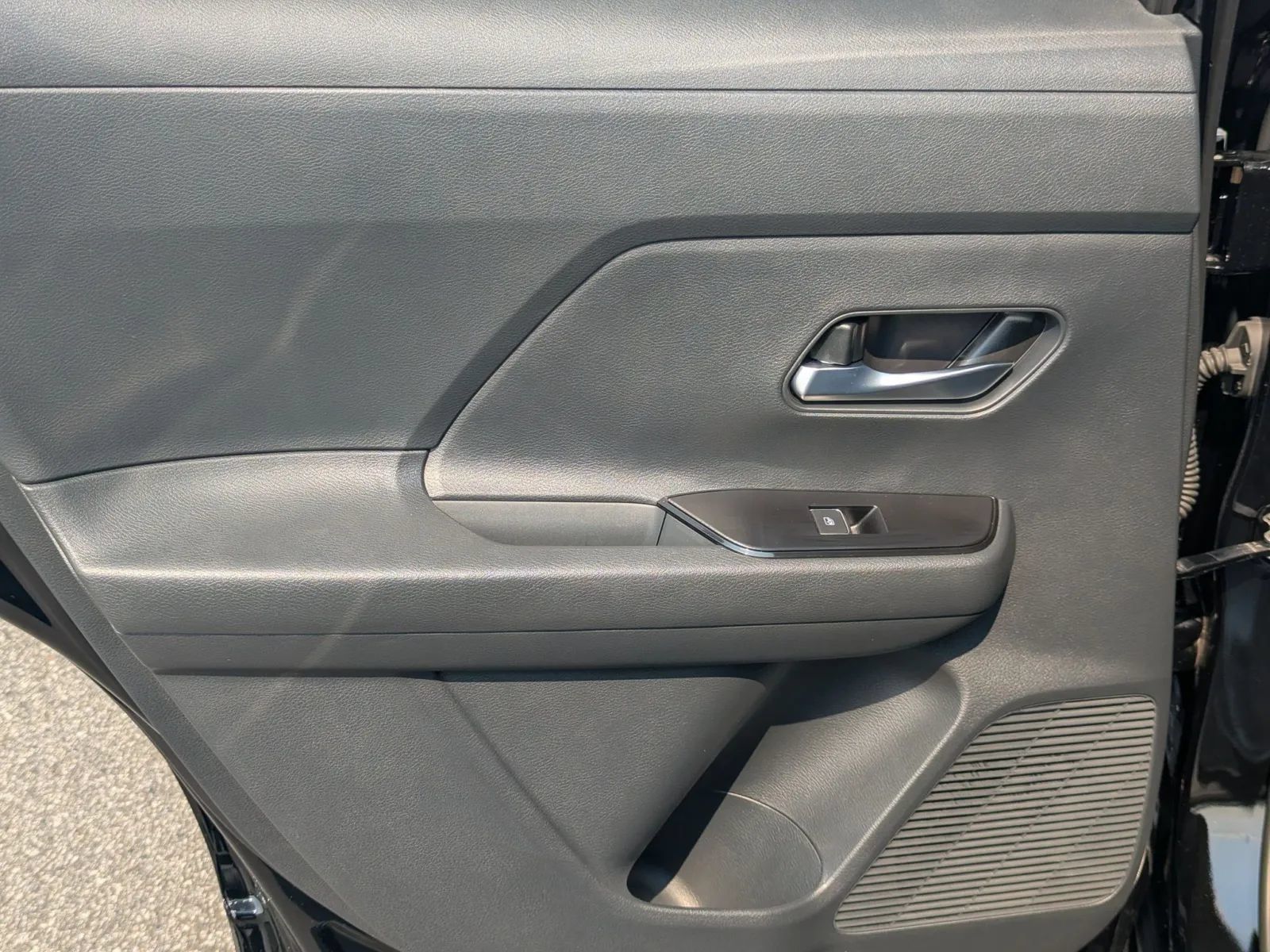 Certified 2026 Nissan Kicks SR FWD image 18