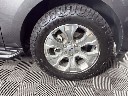 Used 2021 Ford Expedition XLT image 13