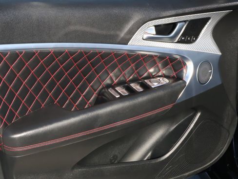 Used 2022 Genesis G70 3.3T image 15