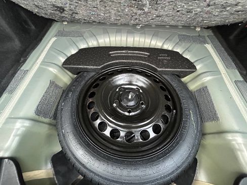 Used 2018 Chevrolet Malibu LT image 40