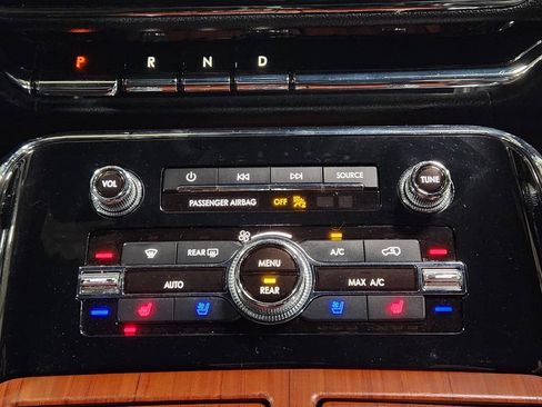 Used 2018 Lincoln Navigator Select w/ Technology Package image 37