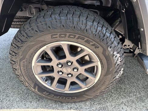 Used 2021 Jeep Gladiator Overland AWD/4WD image 19