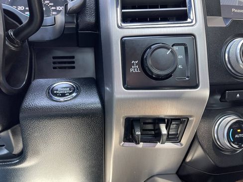 Used 2017 Ford F350 Platinum w/ Platinum Ultimate Package AWD/4WD image 28