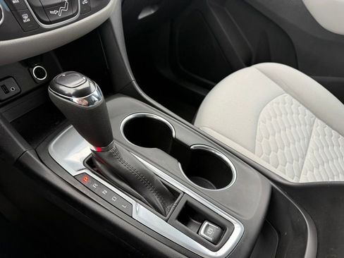 Used 2018 Chevrolet Equinox LS image 12