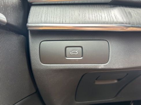 Used 2024 Volvo XC90 B6 Ultimate w/ Lounge Package image 36