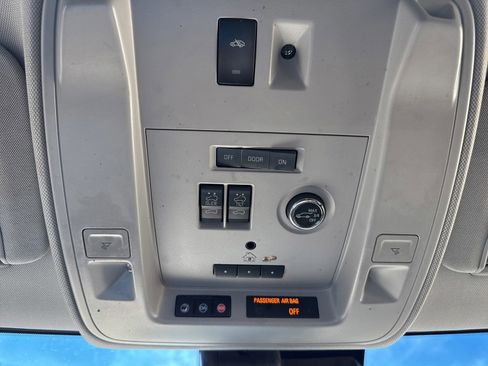 Used 2019 Cadillac Escalade ESV Luxury image 38