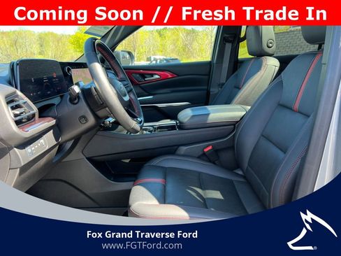Used 2024 Chevrolet Traverse RS w/ LPO, Floor Liner Package AWD/4WD image 3