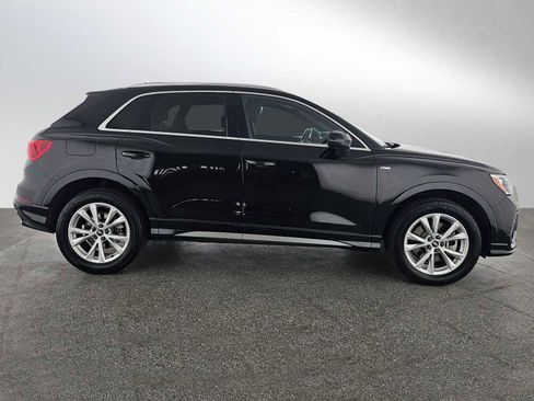 Used 2021 Audi Q3 2.0T Premium w/ Convenience Package AWD/4WD image 2