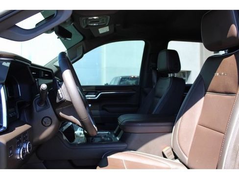 Used 2024 GMC Sierra 1500 Denali w/ Technology Package AWD/4WD image 11
