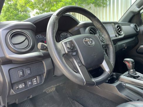 Used 2023 Toyota Tacoma TRD Pro AWD/4WD image 9