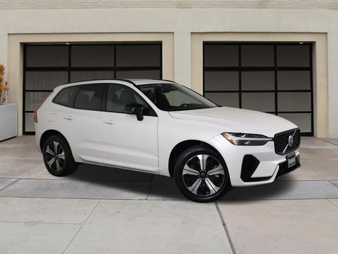 Certified 2025 Volvo XC60 T8 Core w/ Protection Package Premier AWD/4WD image 34