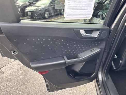 Used 2020 Ford Escape Titanium w/ Titanium Premium Package 2.0 image 22