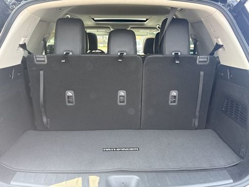 Used 2025 Nissan Pathfinder SL w/ SL Premium Package FWD image 12