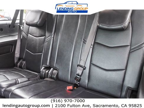 Used 2018 Cadillac Escalade ESV Premium Luxury image 18
