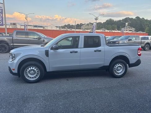 New 2025 Ford Maverick XL FWD image 6