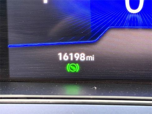 Certified 2022 Volkswagen Taos SE image 19