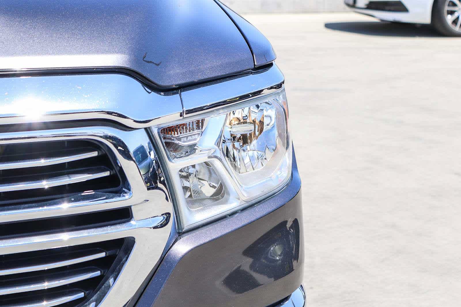 Used 2024 RAM 1500 Laramie AWD/4WD image 7