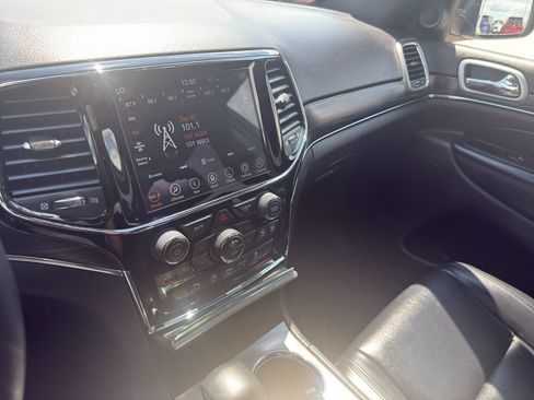 Used 2021 Jeep Grand Cherokee Limited AWD/4WD image 21