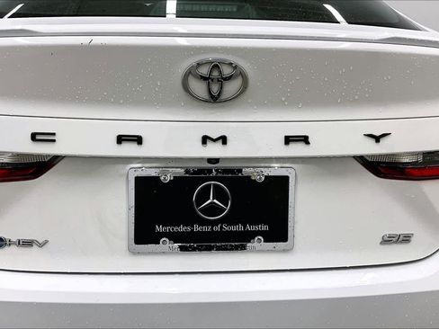 Used 2025 Toyota Camry SE w/ Convenience Package image 30