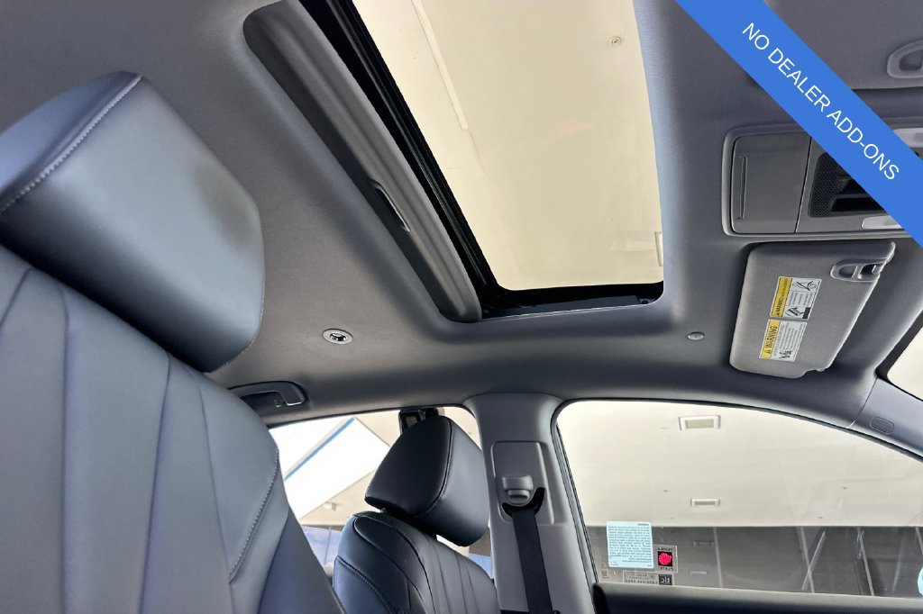 Used 2025 Acura ADX FWD image 19
