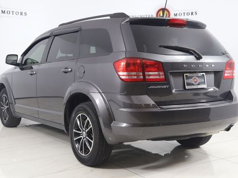 Used 2018 Dodge Journey SE w/ Popular Equipment Group FWD image 4
