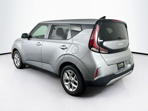 Used 2023 Kia Soul LX w/ LX Technology Package FWD image 5