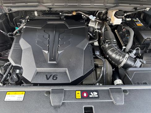 Used 2026 Kia Carnival FWD image 35
