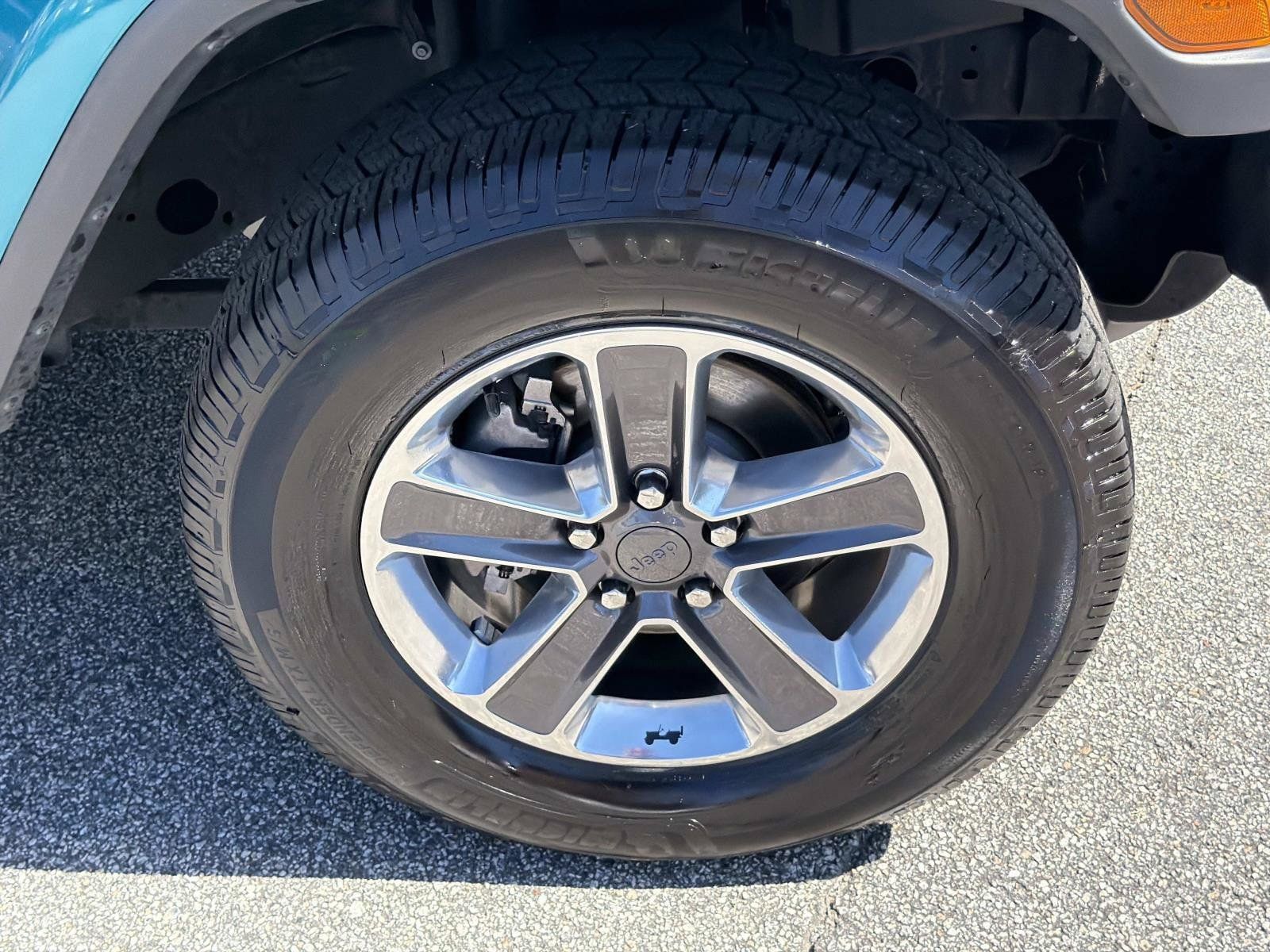 Used 2019 Jeep Wrangler Unlimited Sahara AWD/4WD image 13