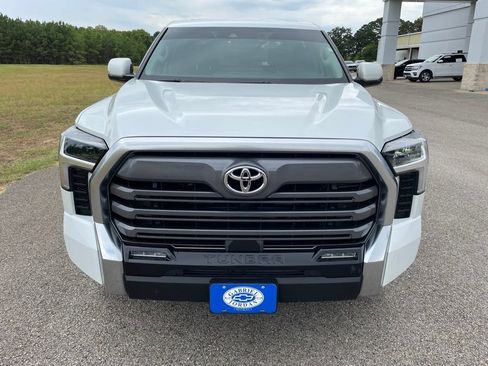 Used 2024 Toyota Tundra Limited w/ Power Package AWD/4WD image 10